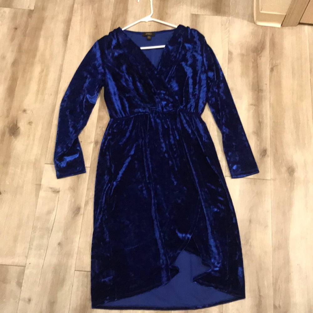 Dark blue velvet dress 😍💙💙💙